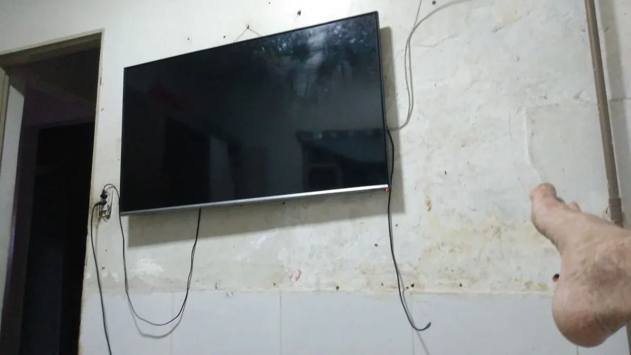 Televisão Samsung 48 polegadas smart pequeno defeito na tela - Foto 2