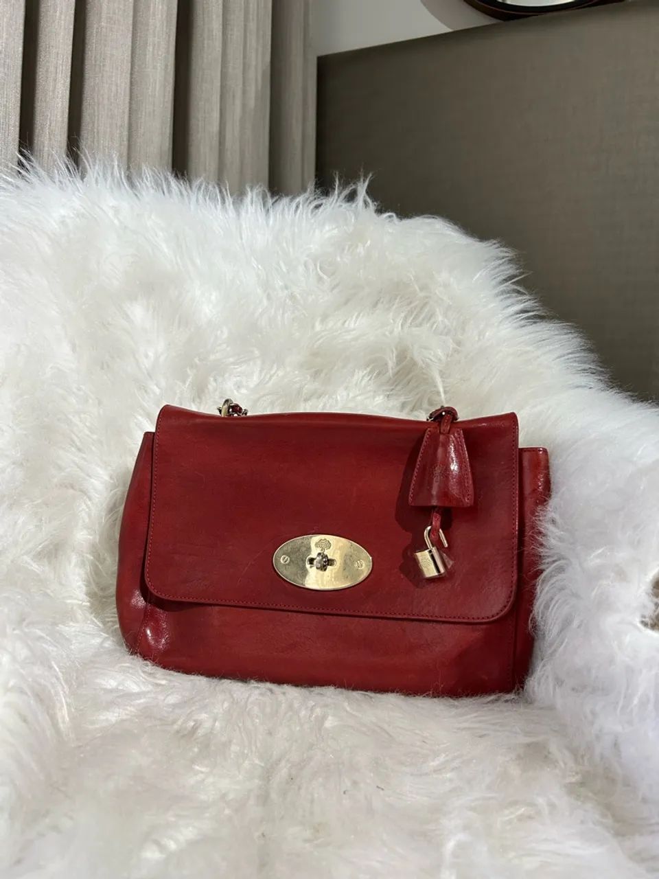 Bolsa Lilly Apple Red Mulberry usada  - Foto 4