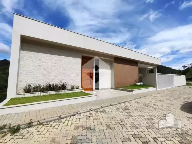 Casa com 3 suítes em Areal