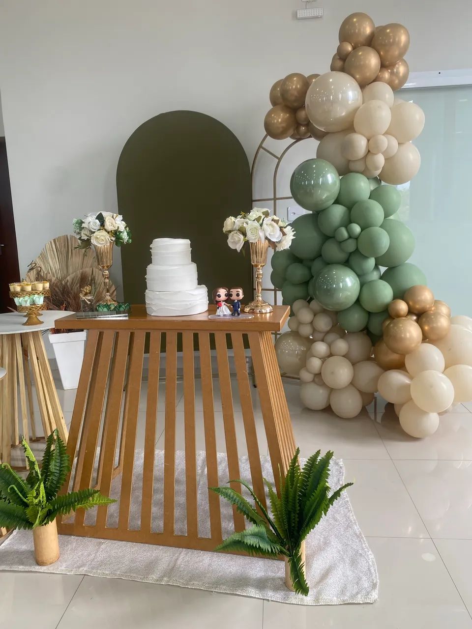 Arco de bexigas e balões de mesa decoração  - Foto 3