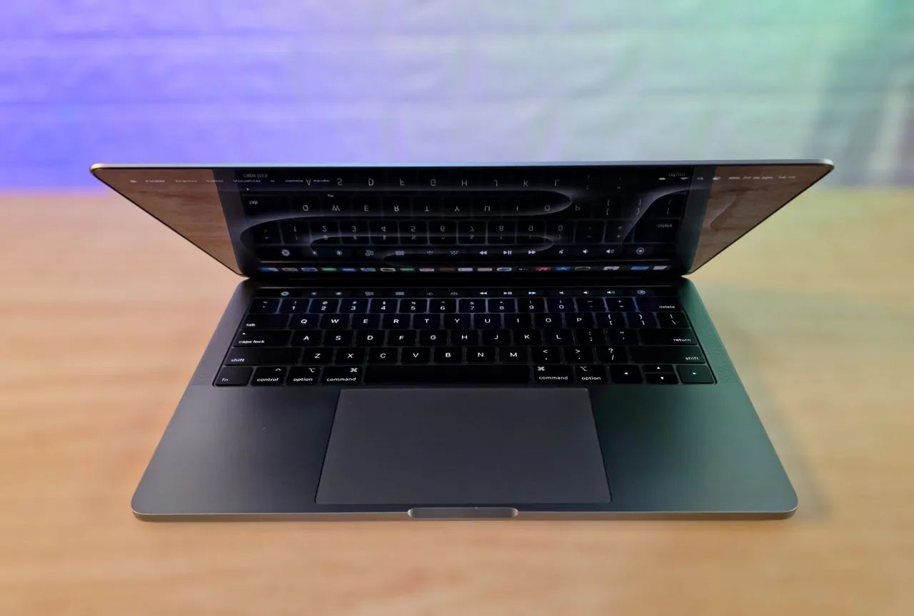 Macbook Pro 2017 Touchbar | Core i5 | SSD 512GB | 8GB RAM | Tela