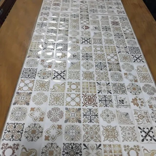 Bancada e cadeiras de madeira  - Foto 5