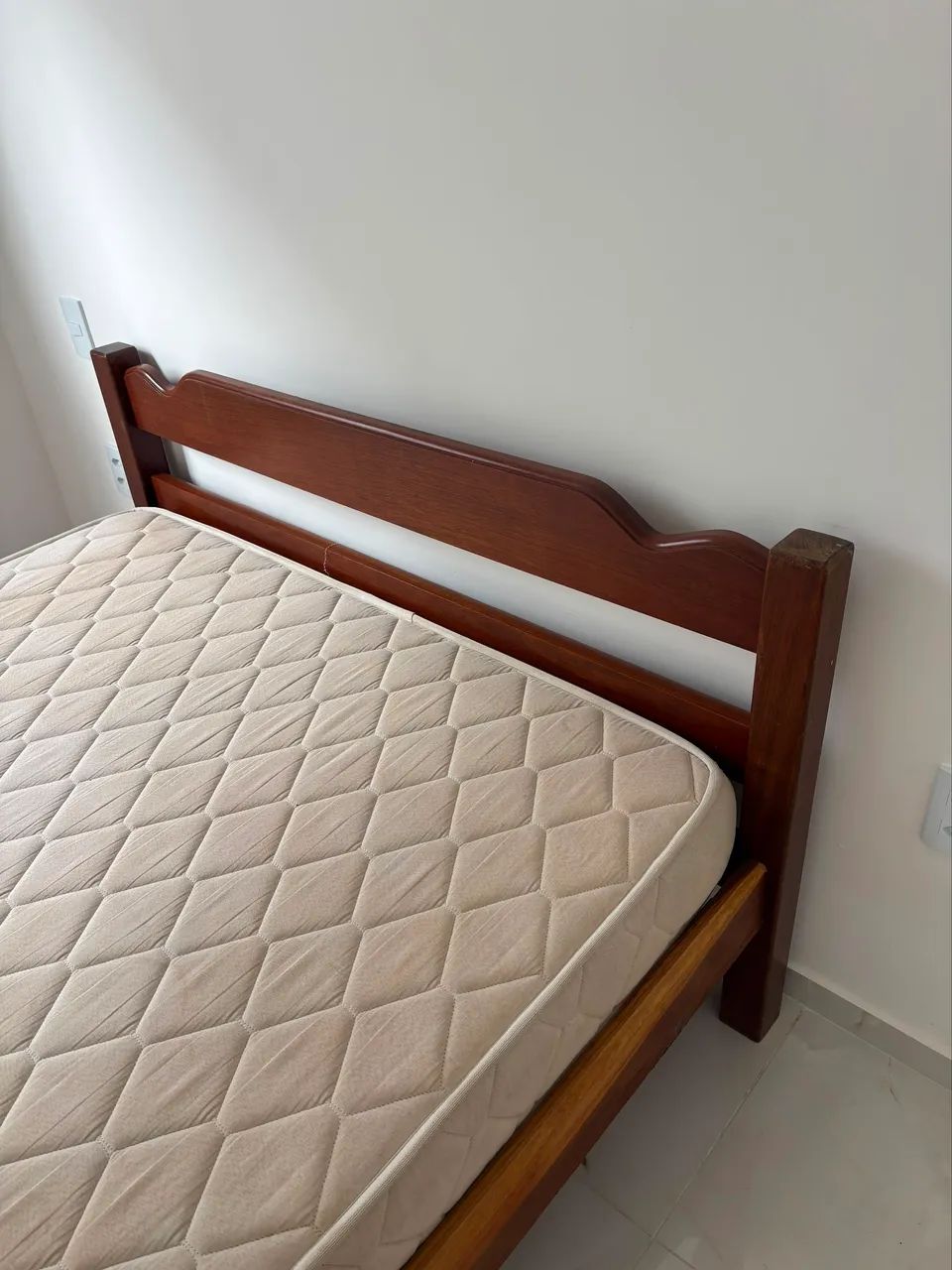 CAMA DE CASAL - MADEIRA MACIÇA - Foto 3