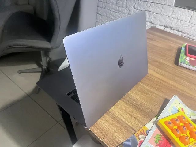 MacBook Pro 16 2019 i7, 32GB RAM, SSD 512GB ? Conservado - Foto 2