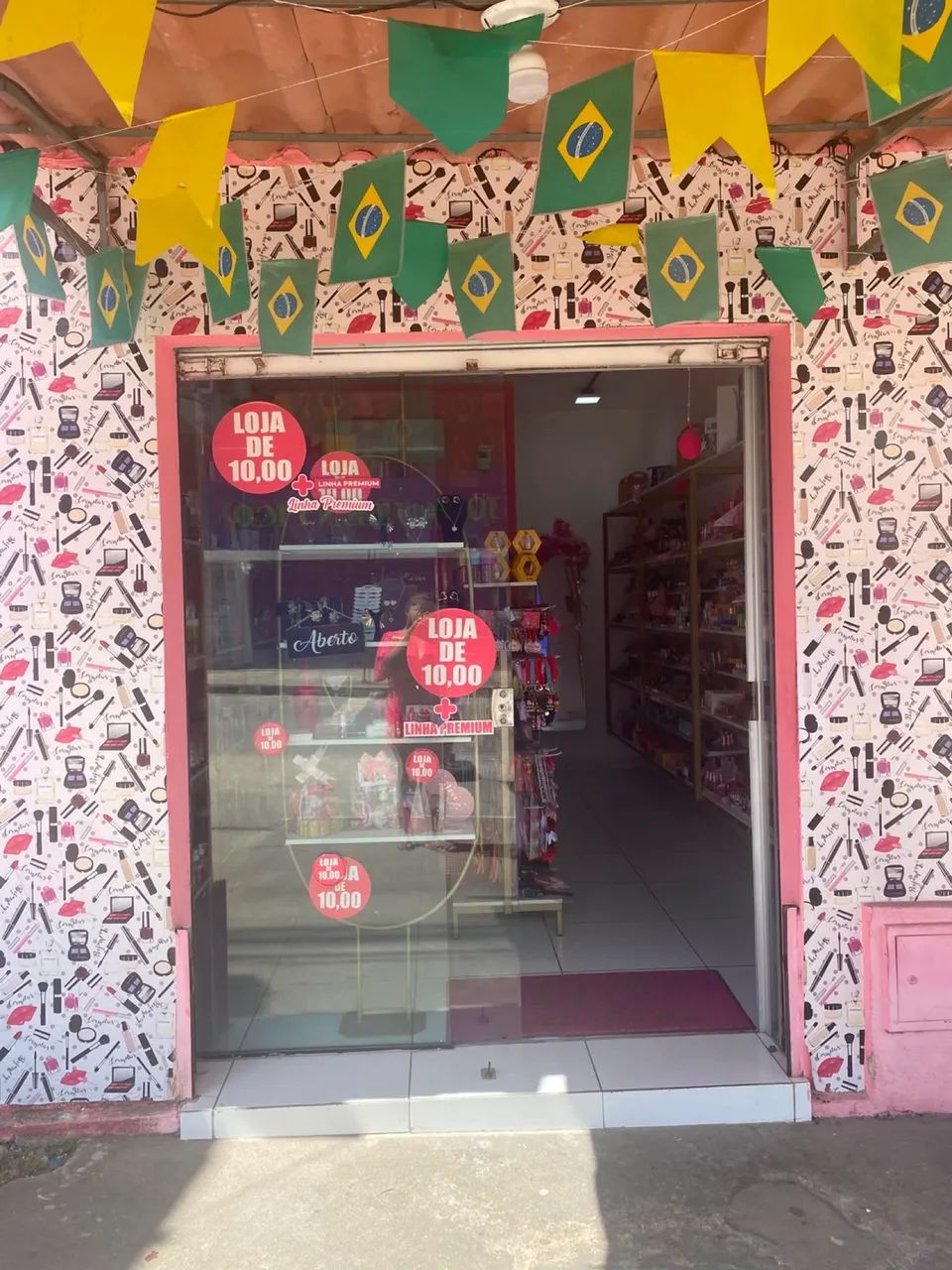 Vendo loja de maquiagem com tudo 