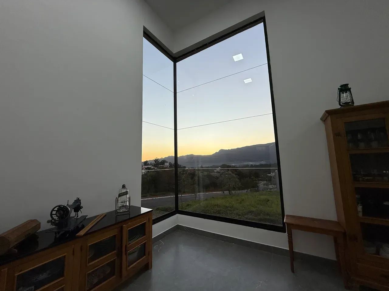 Casa linear 4 quartos com vista e piscina - Foto 2