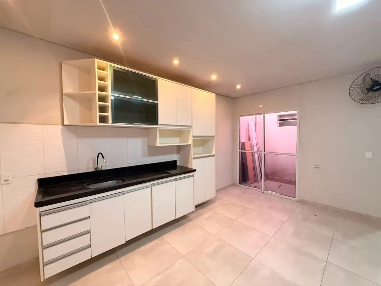 CASA AMPLIADA 2/4 COM SUITE - CONDOMINIO RIO CACHOEIRINHA