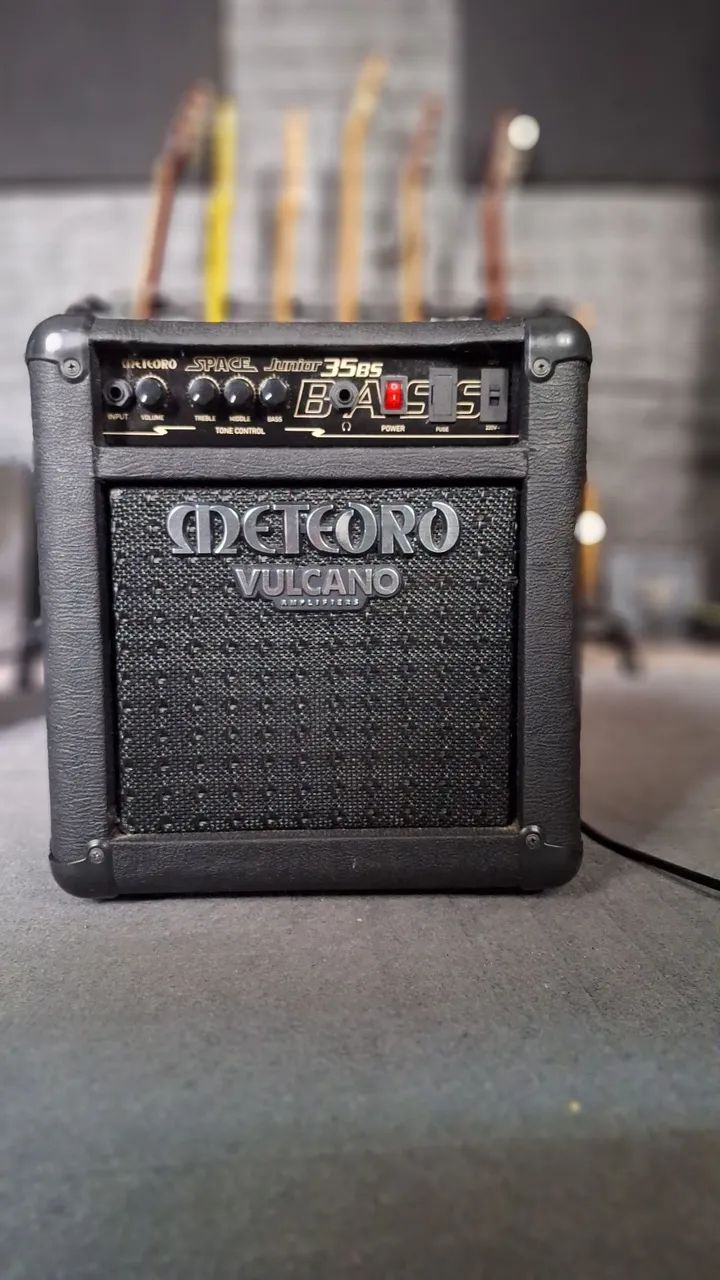 Amplificador baixo meteoroBs Vulcano 35w 