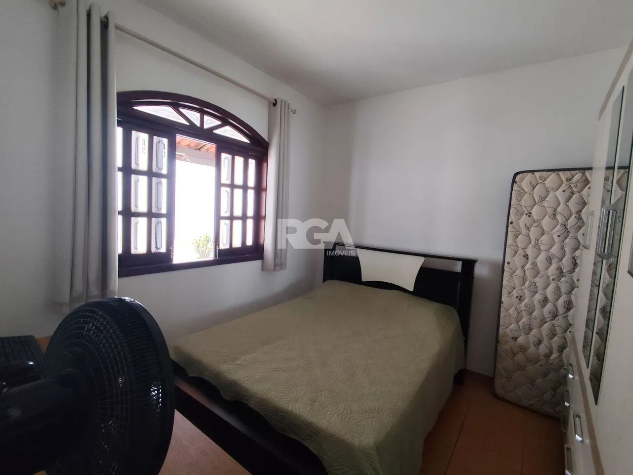 CASA LINEAR COM 3 QUARTOS E 7 VAGAS  SANTA CLARA (VESPASIANO) - Foto 3
