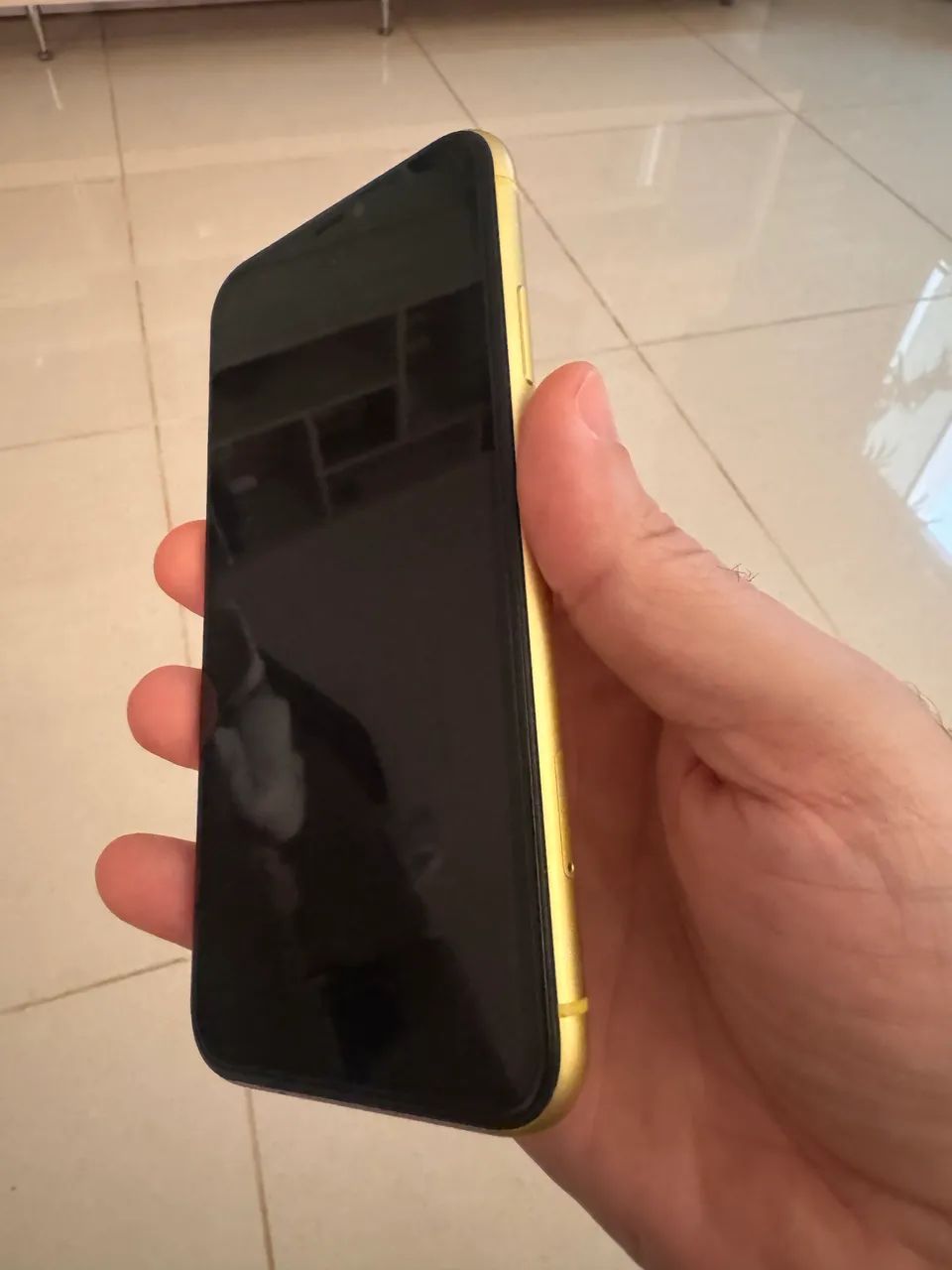 iPhone 11 64 GB Amarelo - Foto 2