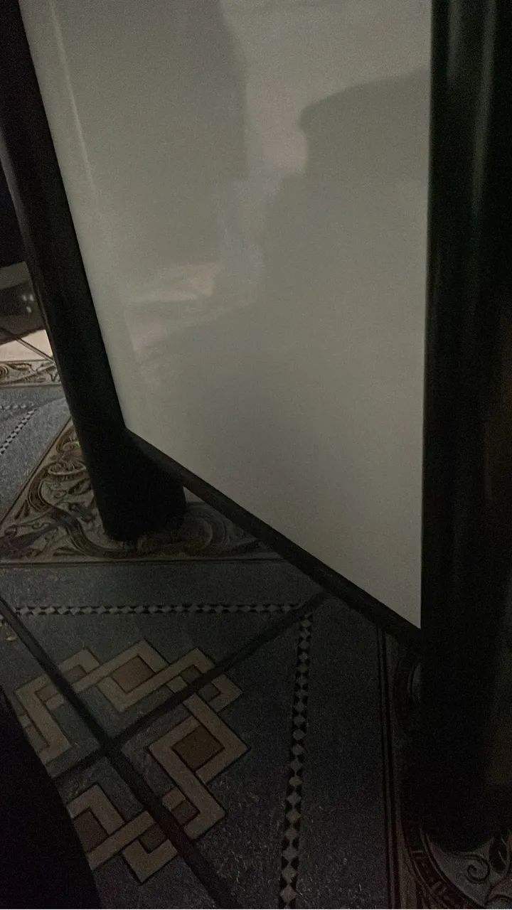 Vendo mesa com 6 cadeiras 