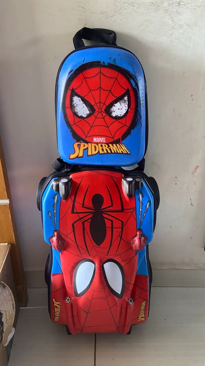 Mochila escolar com rodinhas 