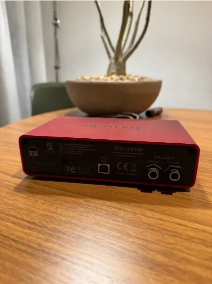 Interface de Áudio Focusrite Scarlett 2I2 2ª - Foto 3