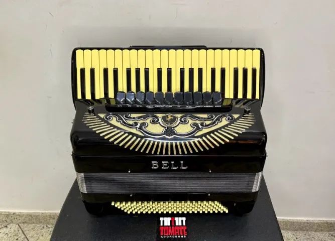 Acordeon italiano Bell