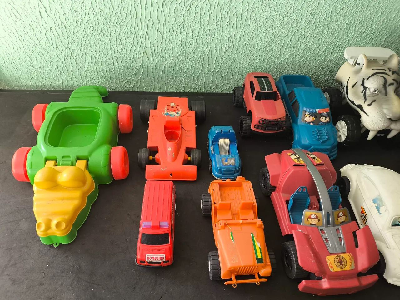Lote de carrinhos de brinquedo  - Foto 3