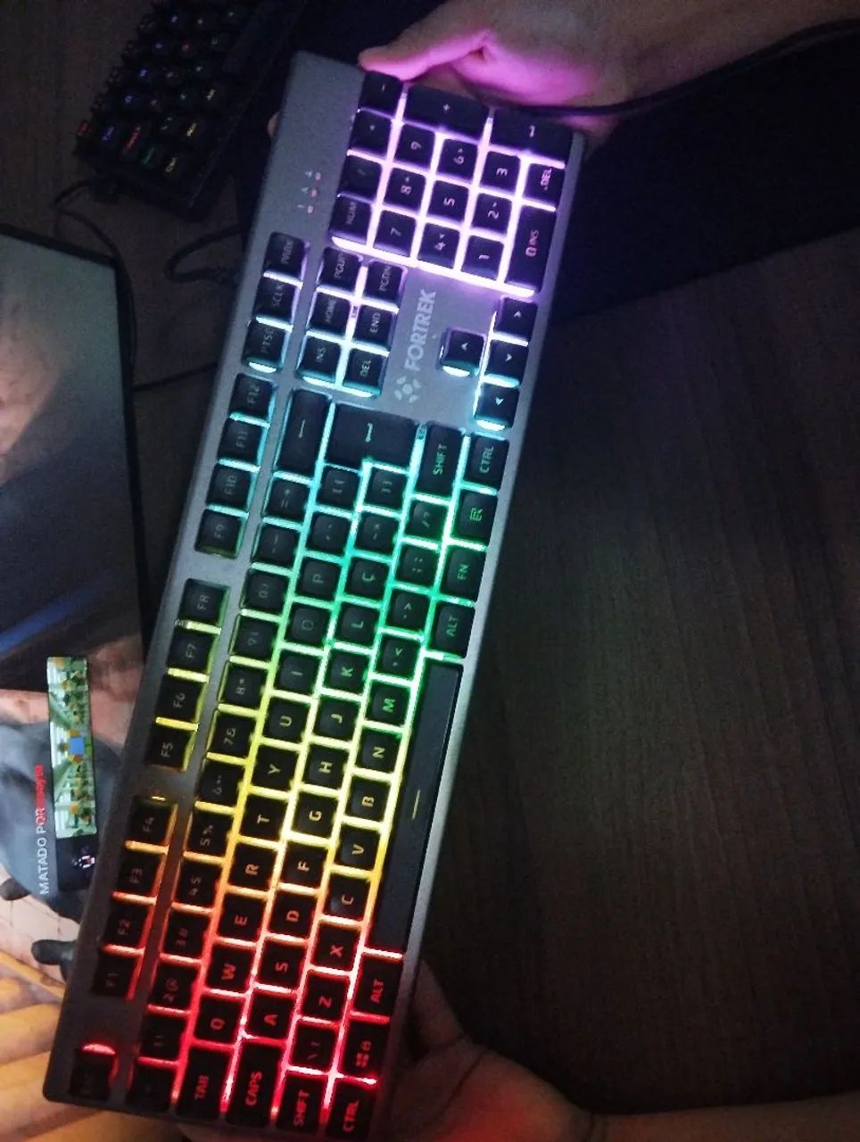 Teclado Semi-Mecanico semi-novo, poucos usos - Foto 2