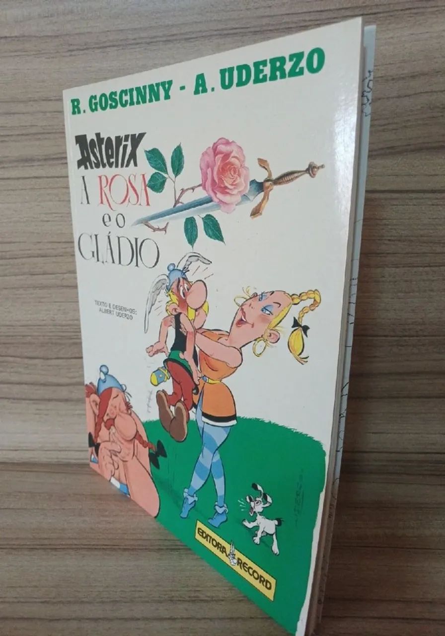 Asterix a Rosa e o Gládio - Editora Record - Foto 2