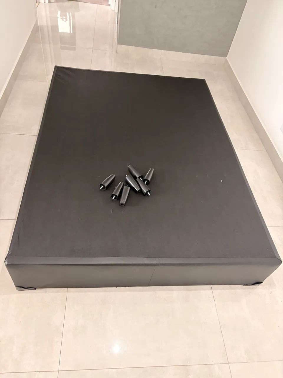 Base box casal