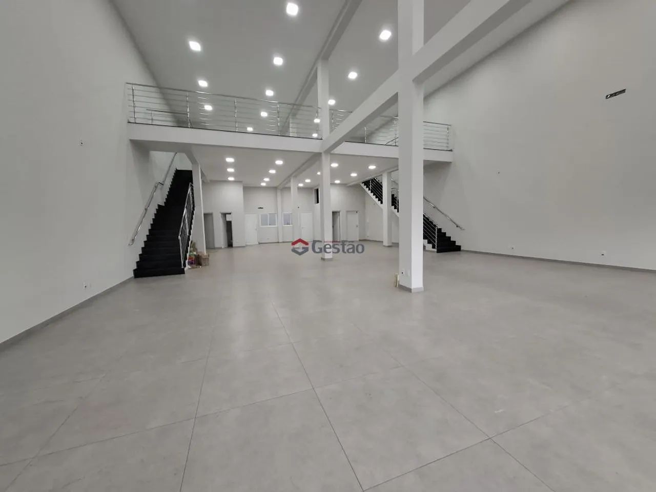 Excelente Loja Nova com mezanino Bairro Moinhos REF: C2021