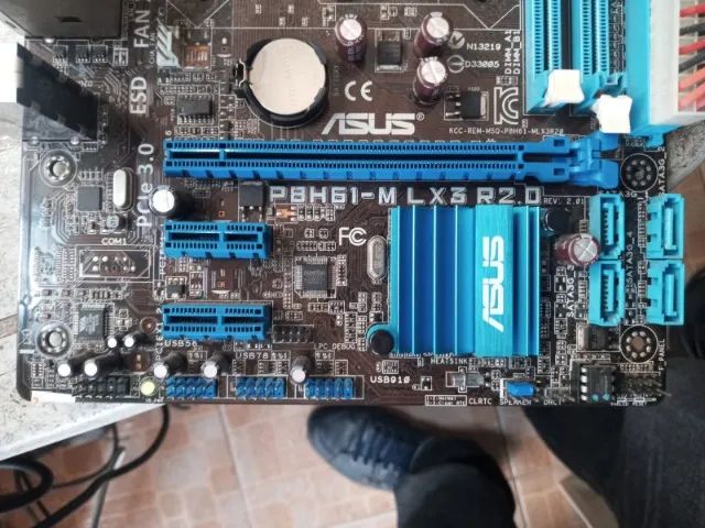 Placa  Mãe Asus P8H61-MLX3 R 2,0 Com Defeito - Foto 5