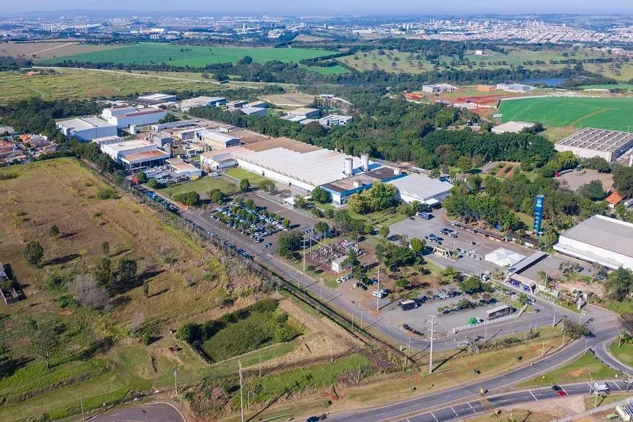 Galpões e Lotes em condomínio industrial - Foto 3