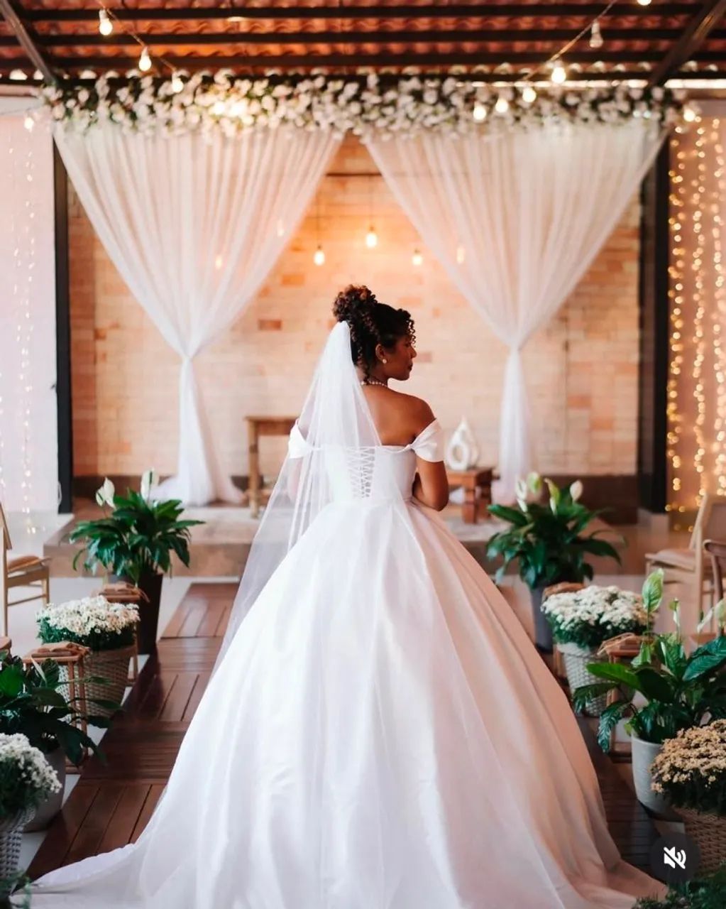 Vestido de noiva branco- cetim  - Foto 5