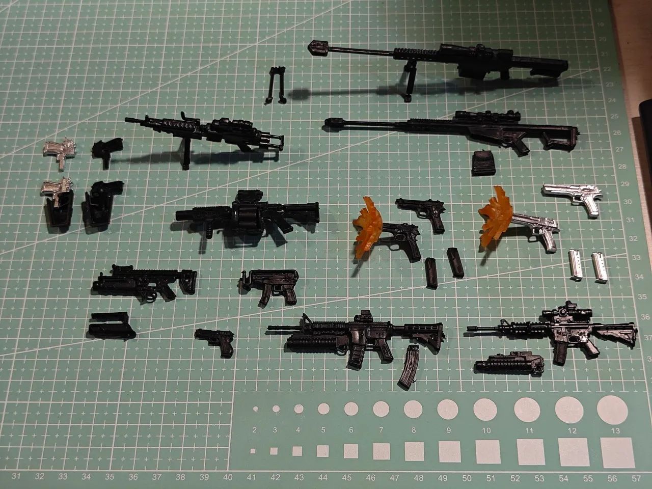 (Novo) Pack completo de arminhas e acessórios para action figures em escala 1/12