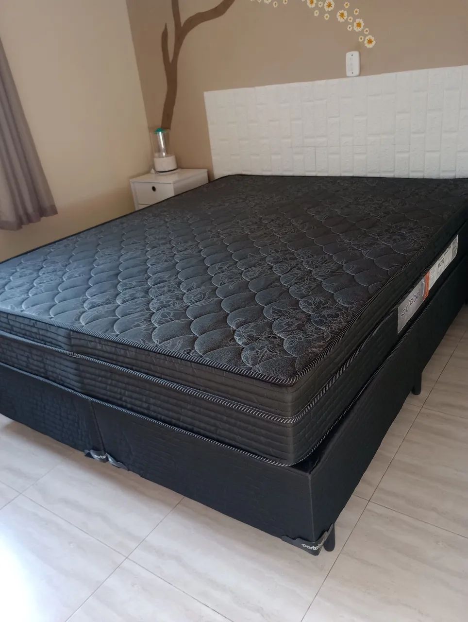 Vendo cama Queem semi nova