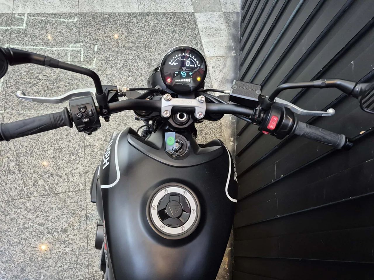 Triumph Trident 660 660 cc  - Foto 5