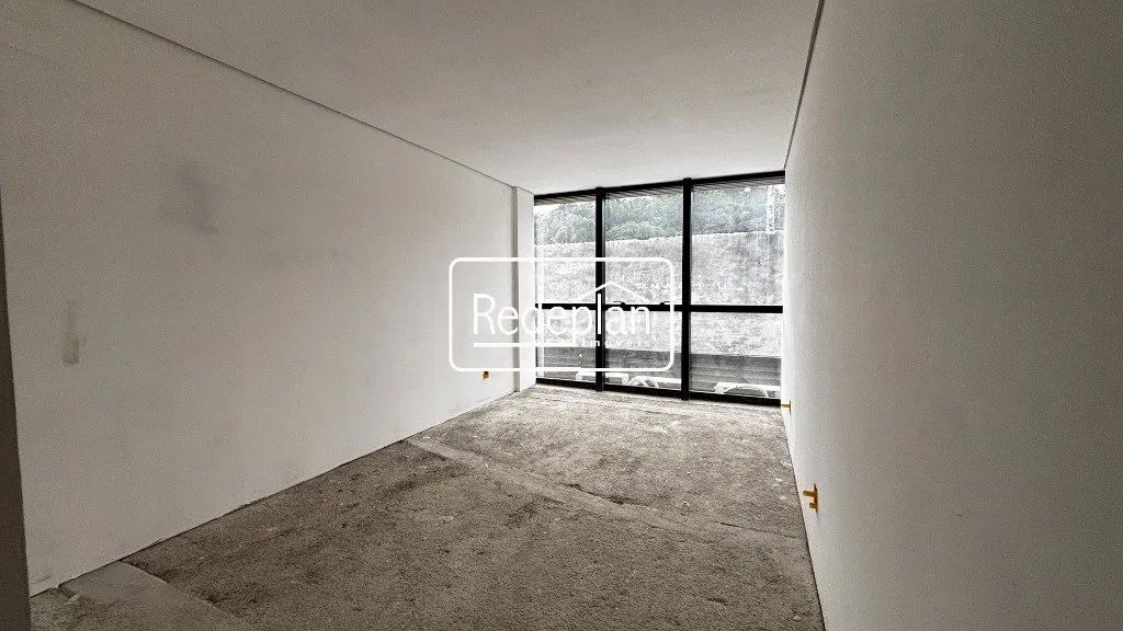 Sala Comercial no Business - Ano Bom, Barra Mansa
