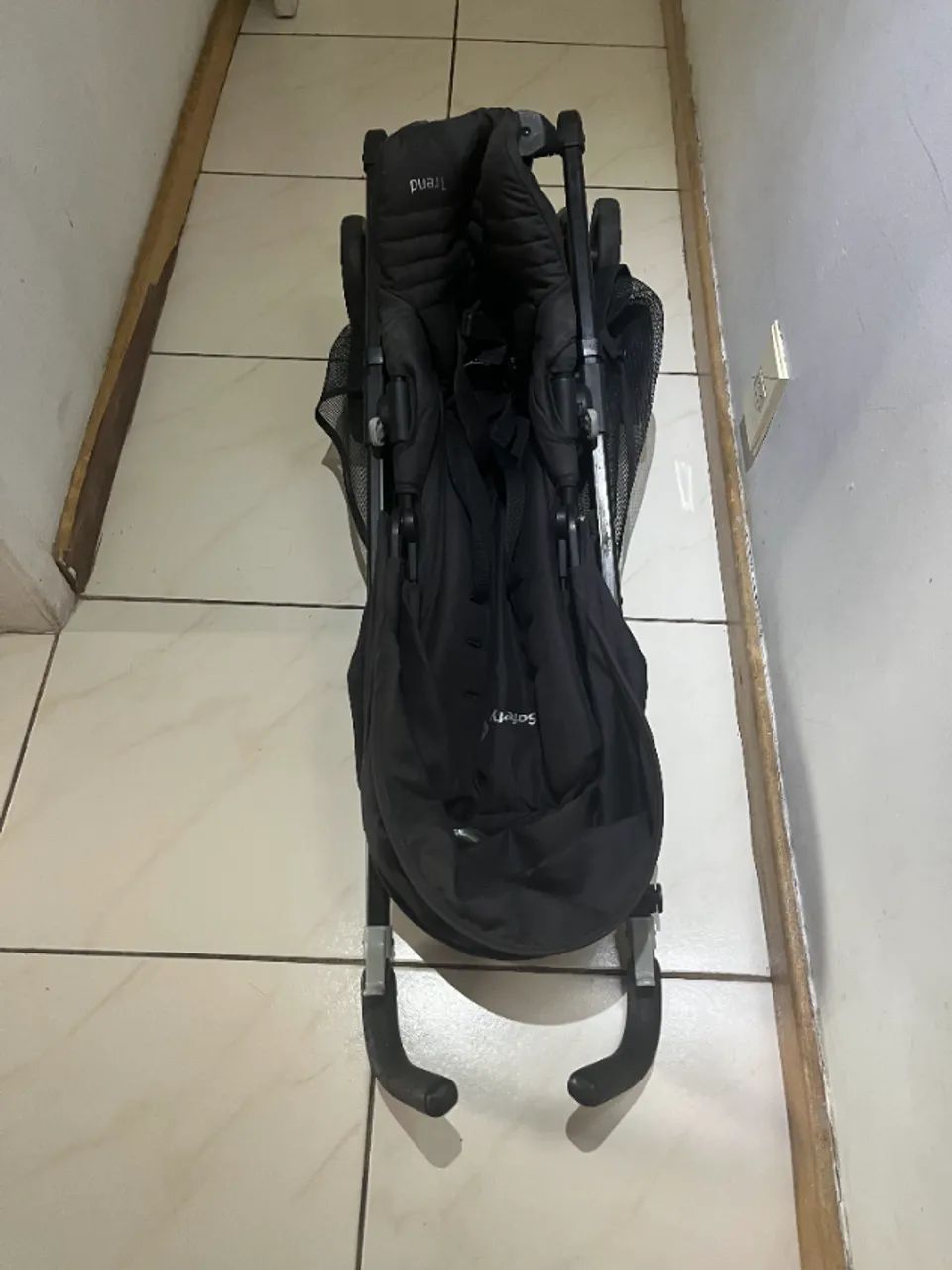 Carrinho De Bebê Umbrella Trend Preto - Safety 1st - Foto 5