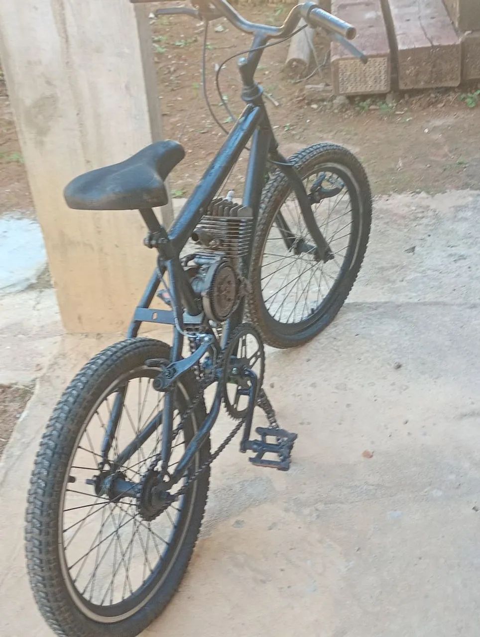 Vendo bike e motor vem de brinde 