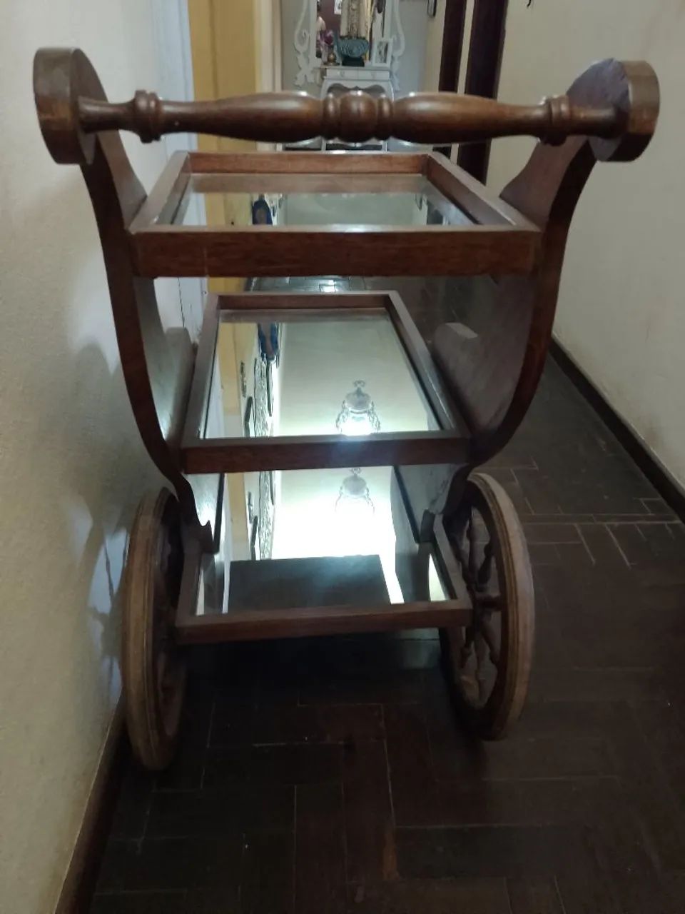 Carrinho chá/bebida em madeira maciça - item vintage - Foto 2
