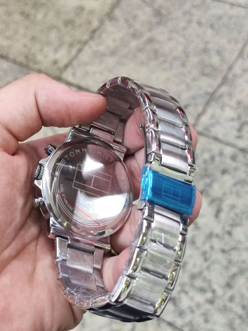 Relógio Tommy Hilfiger Prata e Preto - Foto 4