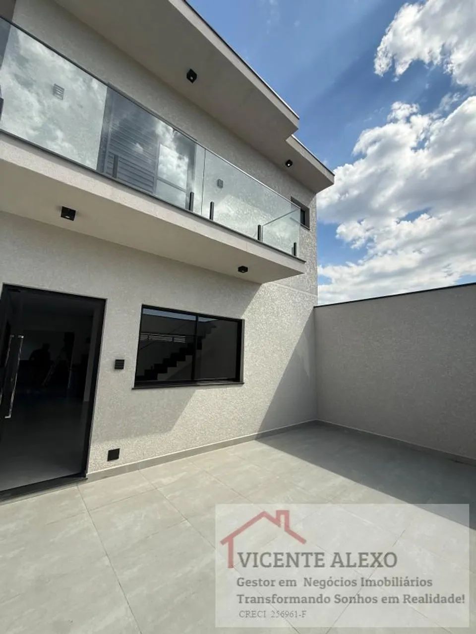 Mega Sobrado com piscina para locação no Residencial Vila Verde em Bragança Paulista SP