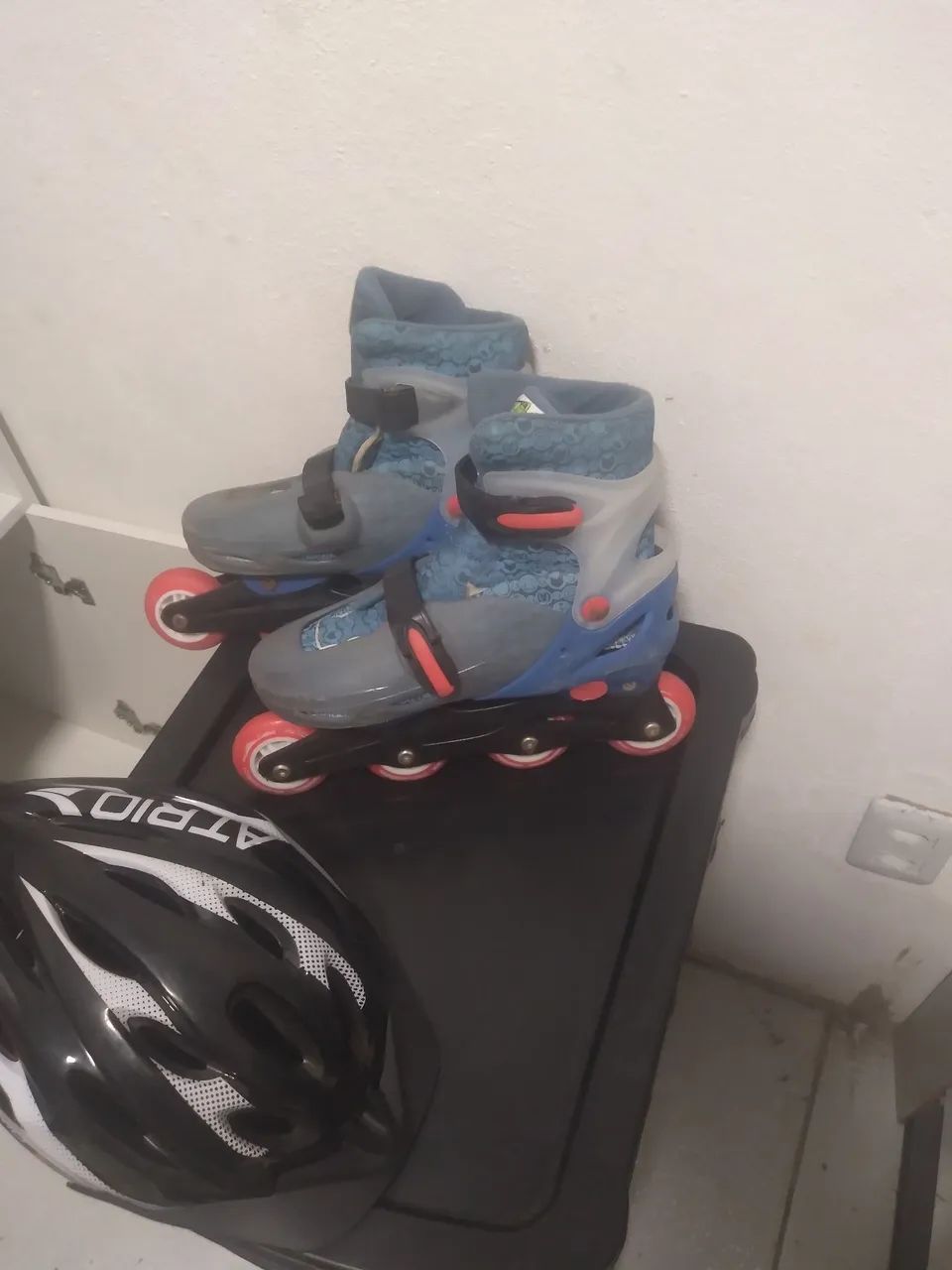 Vendo patins e capacete  - Foto 4