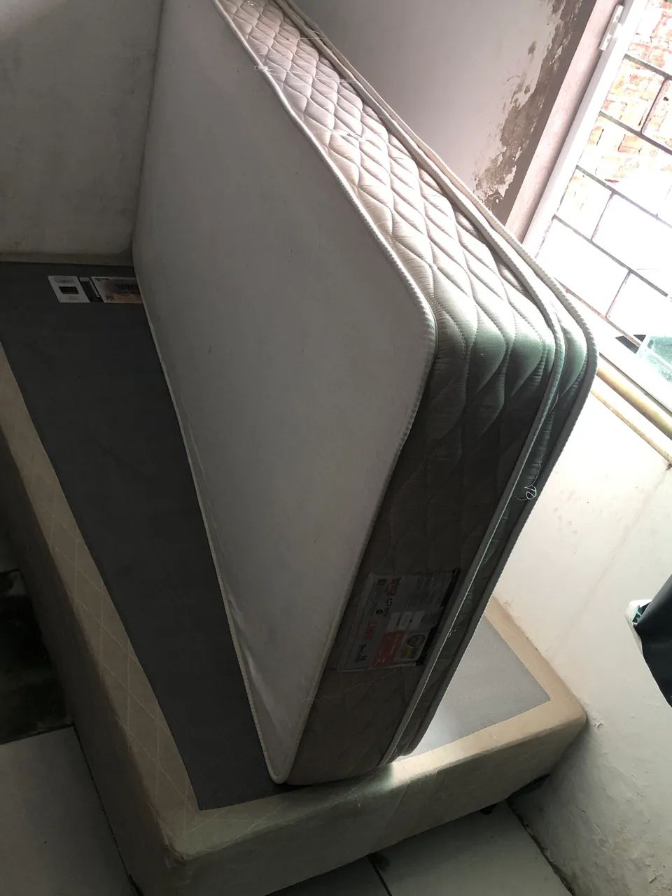 Vendo uma cama box solteiro da onix - Foto 2