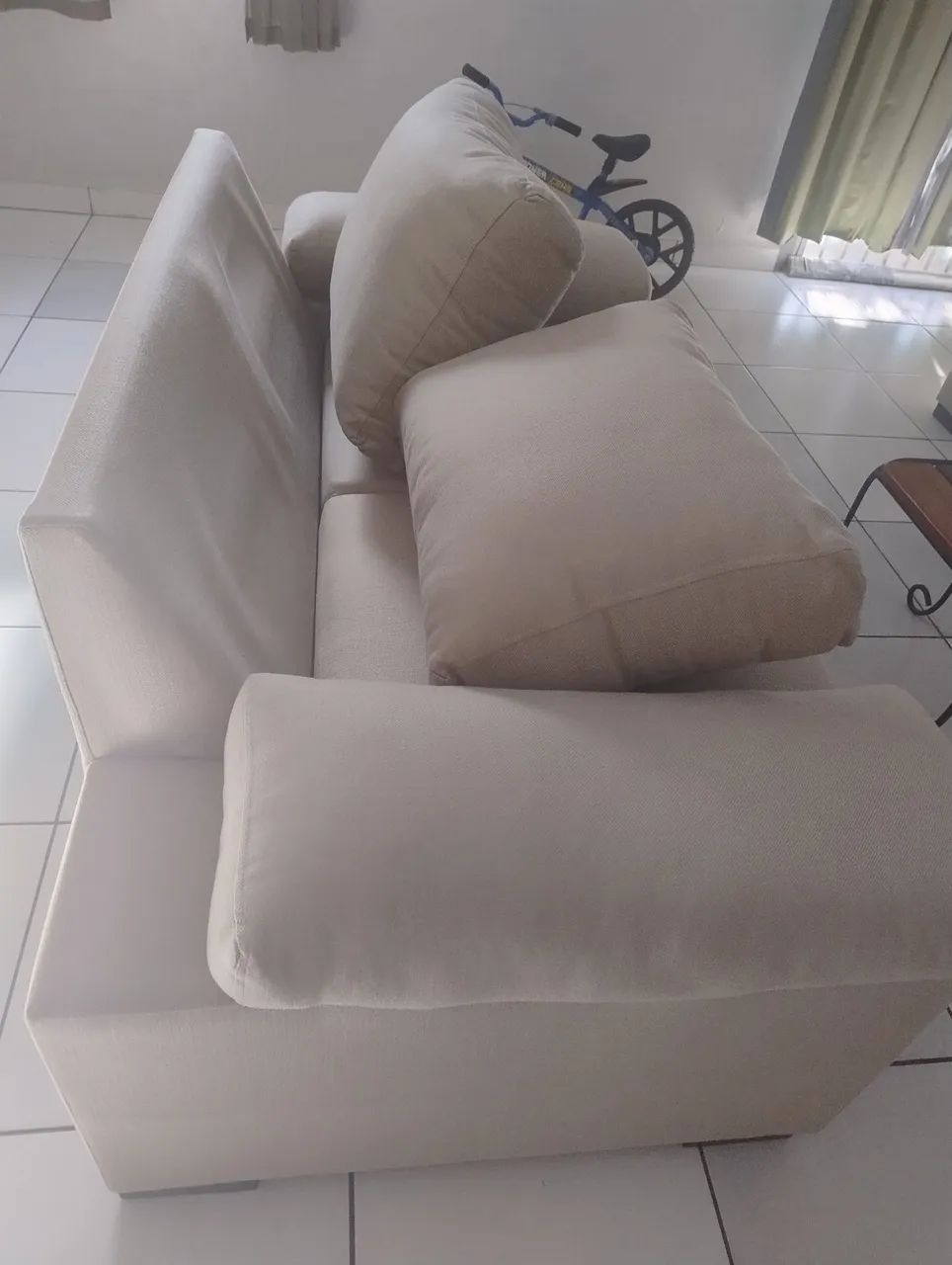 Sofá 2 lugares, tapete extra grande (novos) - Foto 4