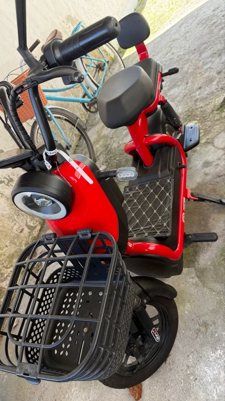 Bicicleta elétrica. 