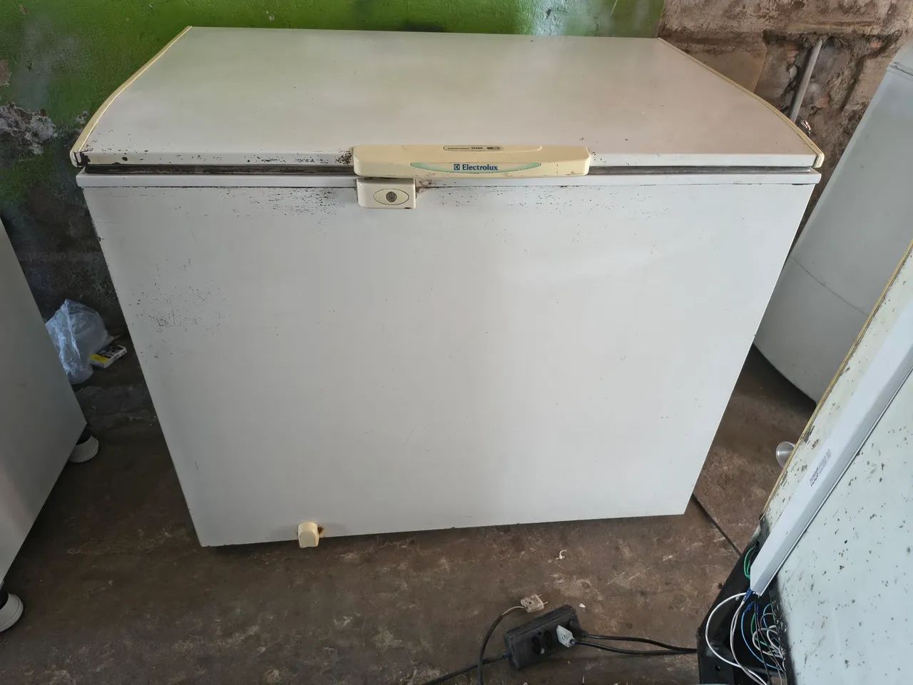 Vendo freezer Eletrolux funcionando perfeitamente dependendo do lugar entrego 