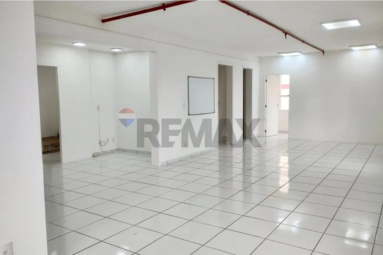 REMAX aluga Sala Comercial com 181 m² (andar inteiro), 4 banheiros, 4 vagas cobertas, no C - Foto 4