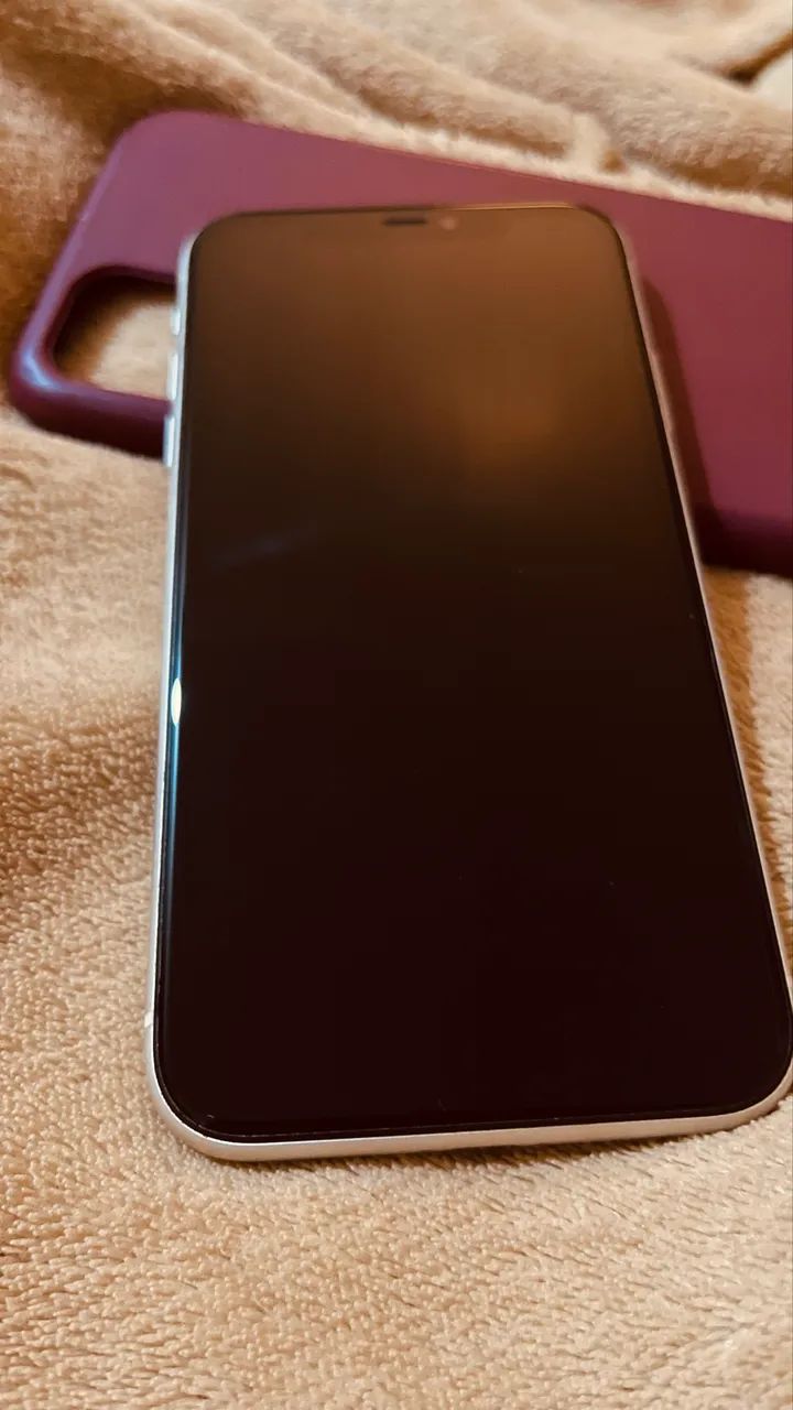 iPhone 11 Branco 64GB - Usado- bom estado+capas
