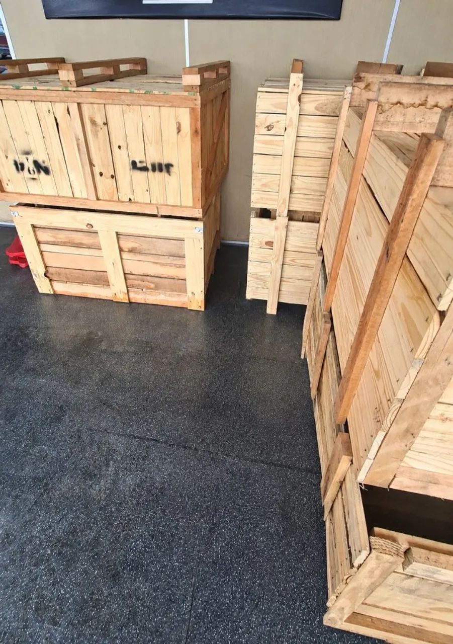 Vendo caixa de madeira - $30