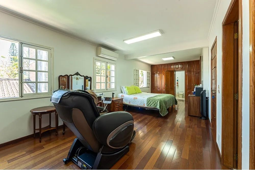 Casa com 6 dorms ( 4 suítes) Na Granja Viana - Foto 4