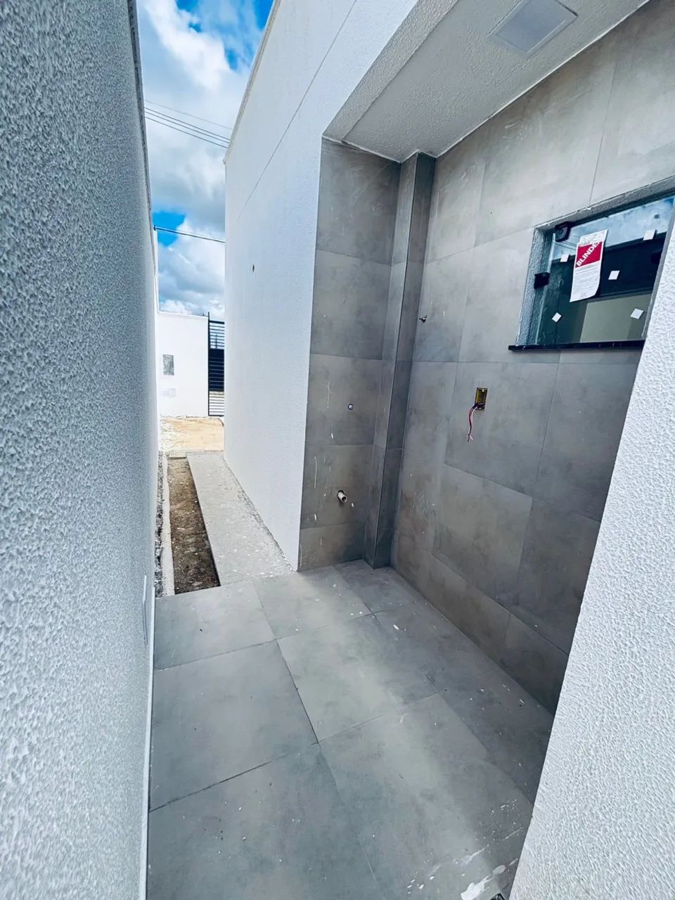 Vendo ou troca casa , 2/4 com suíte e possibilidade para 3 quartos.  - Foto 3