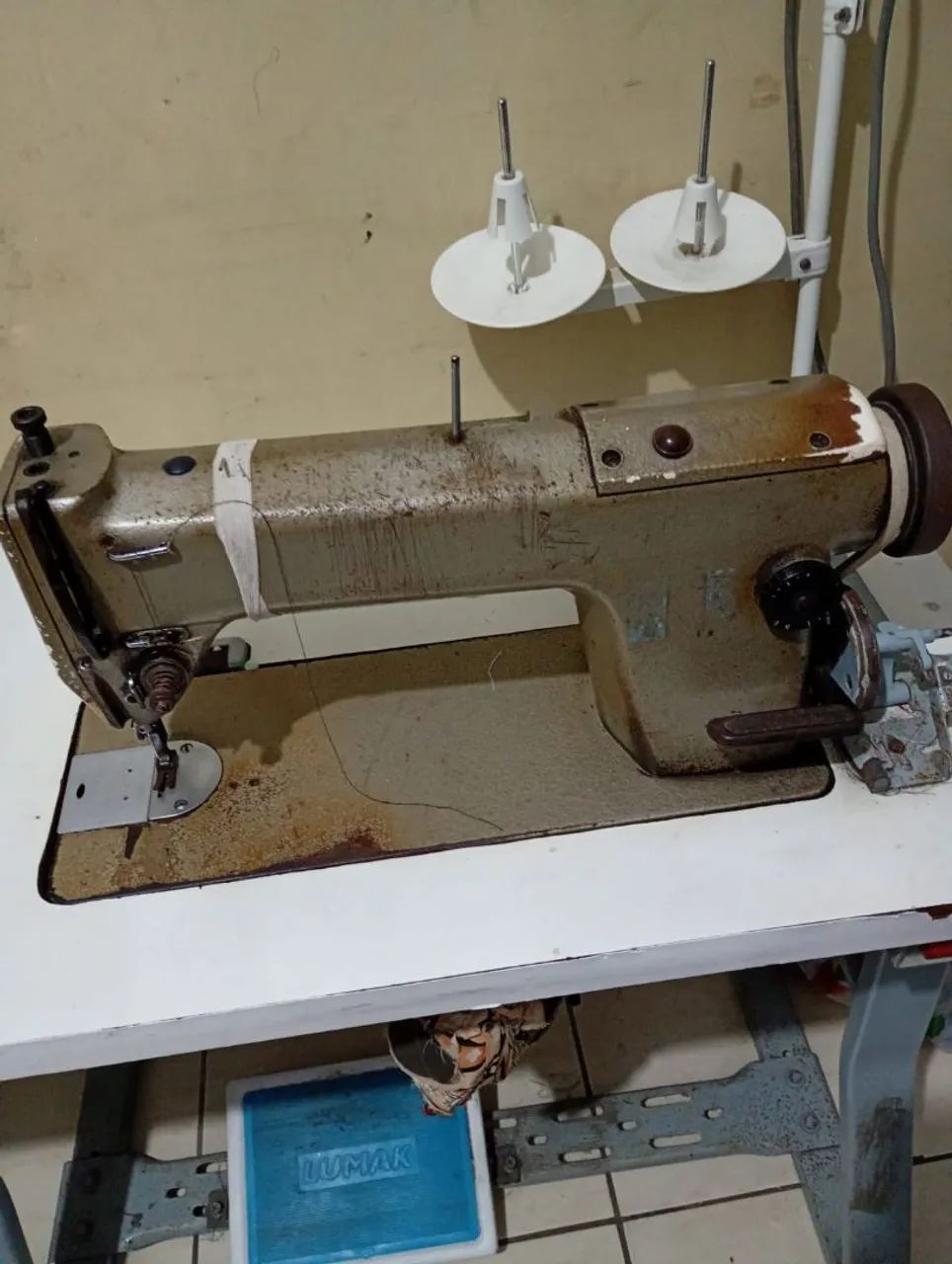 Máquina Singer industrial  - Foto 3