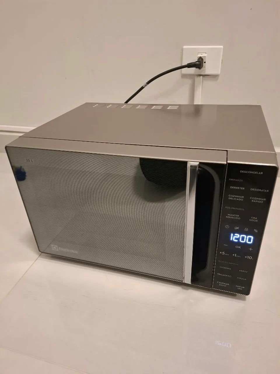 Micro-ondas 23L Inox