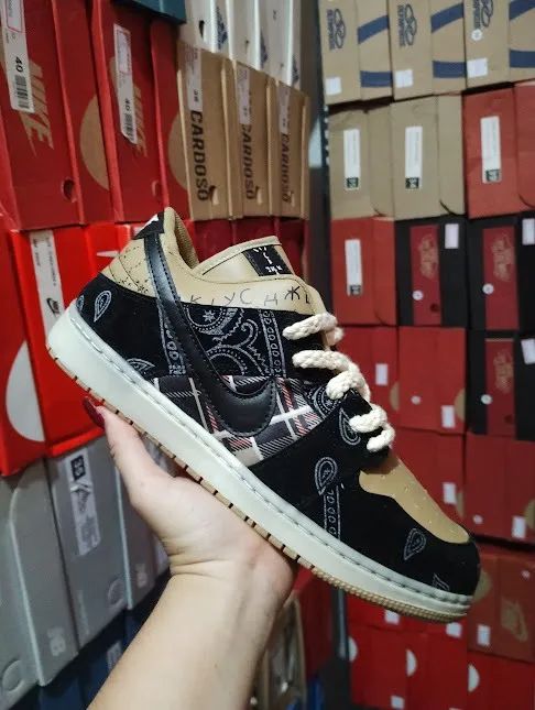 Nike SB Dunk Low