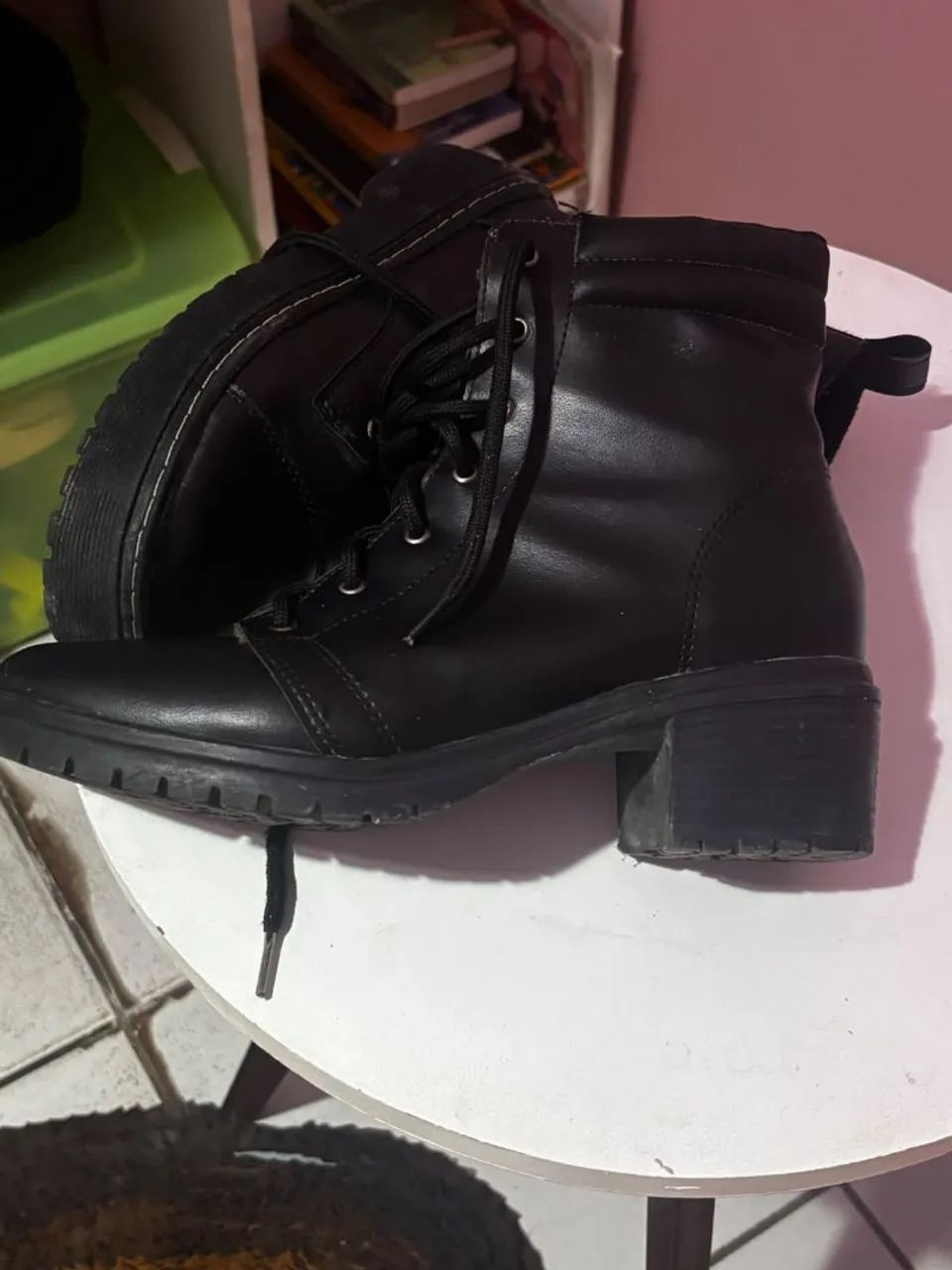 Bota com salto 