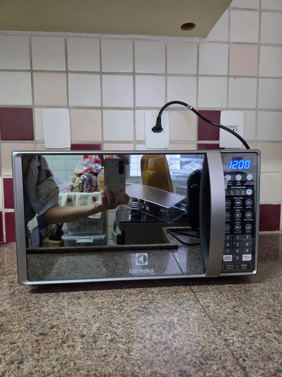 Micro-ondas Electrolux 20L seminovo c/Função Tira Odor (MT30S) 127V - Retirada em Diadema  - Foto 5